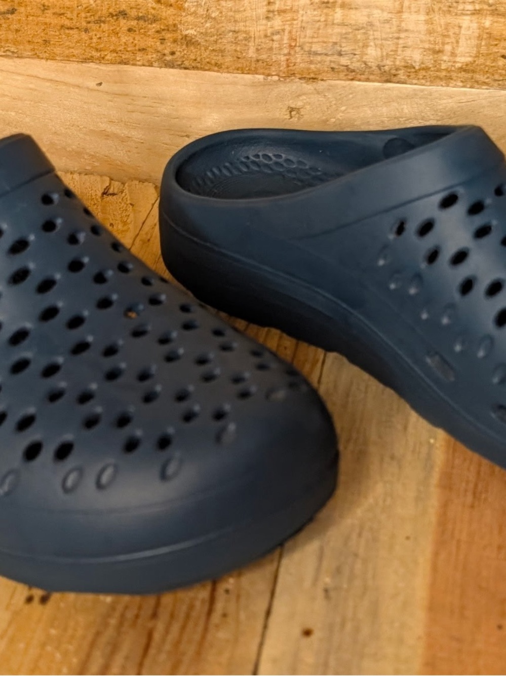 REVITALIGN Navy Ventilated Slip-On Clog